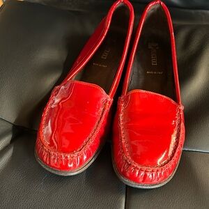 Patent red loafers!Size41/10.5 us